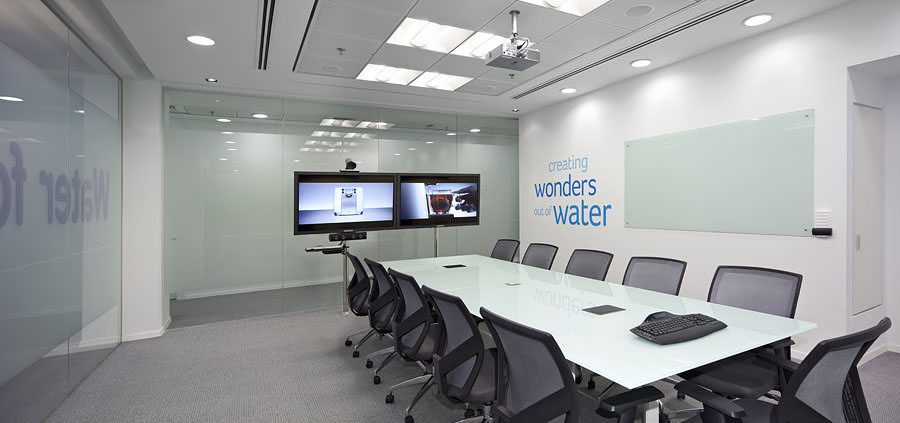 עיצוב משרד היי טק Strauss Water עיצוב משרד