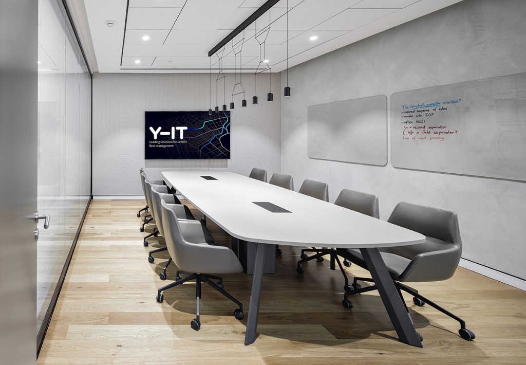 YIT – עיצוב חדר ישיבות 1 KATA | עיצוב משרדים