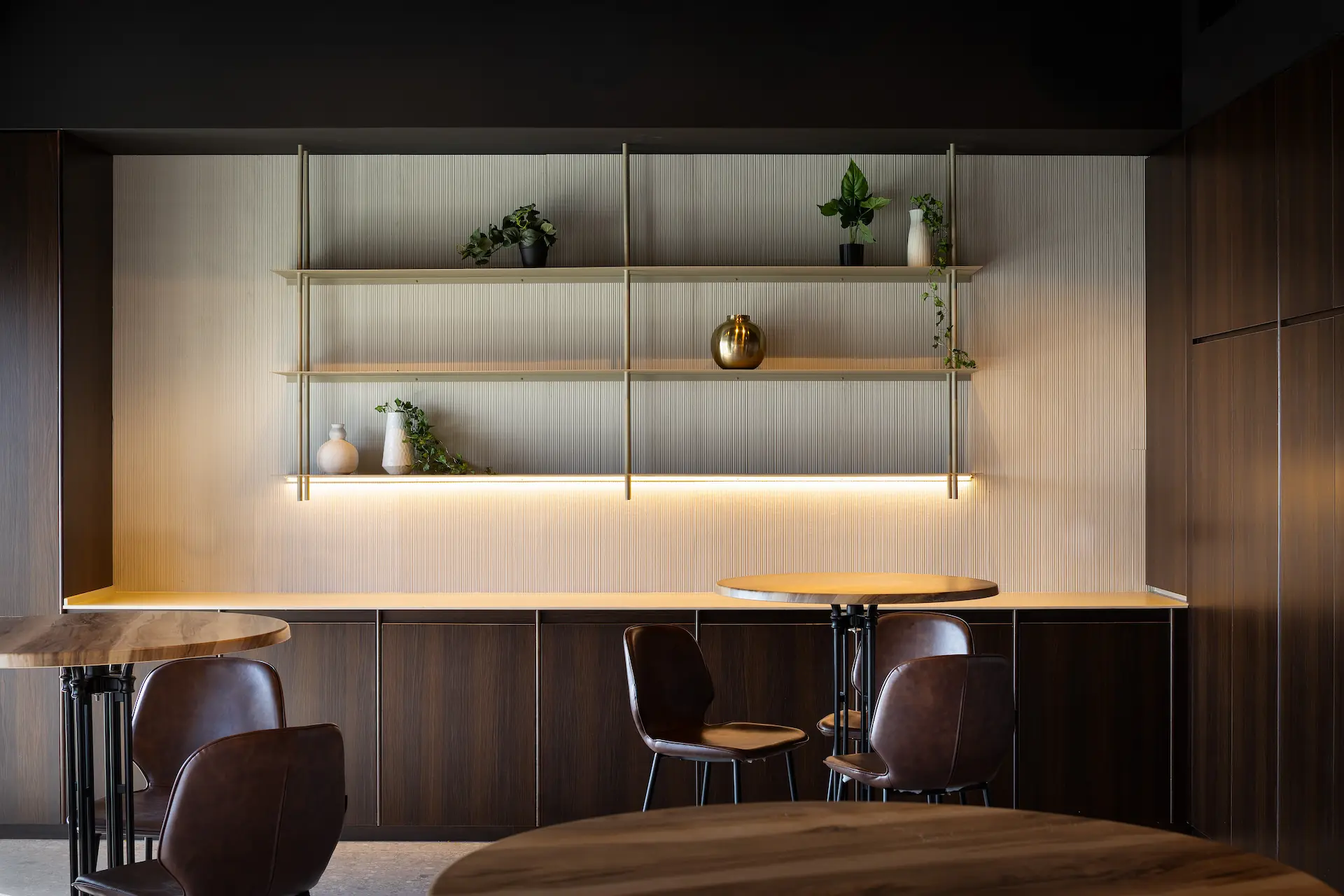 סוטס – נגרות קיר