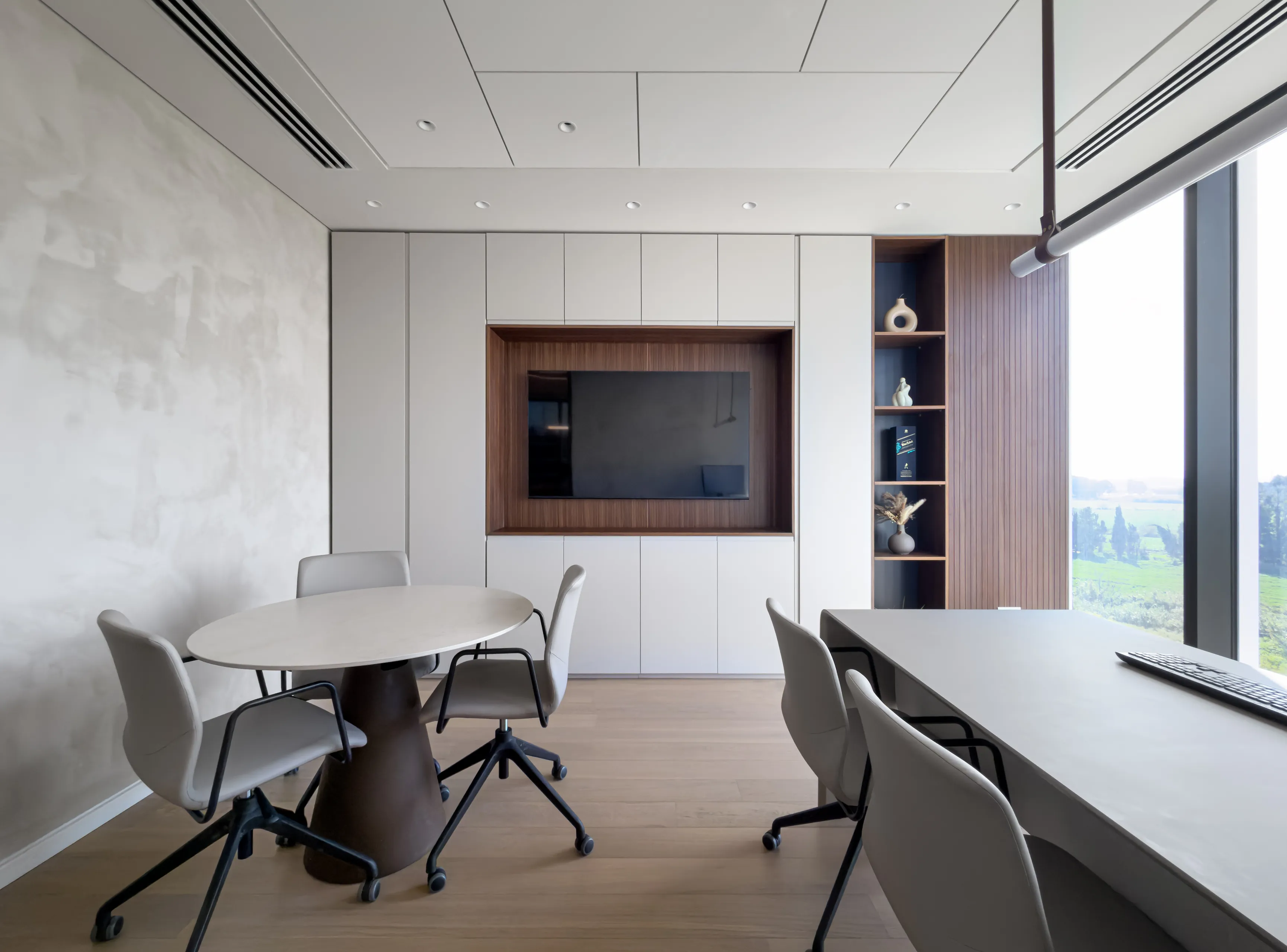 Michaeli-executive-room-office-design